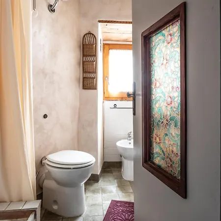 Oda ve Kahvaltı Le Cisterne 3*